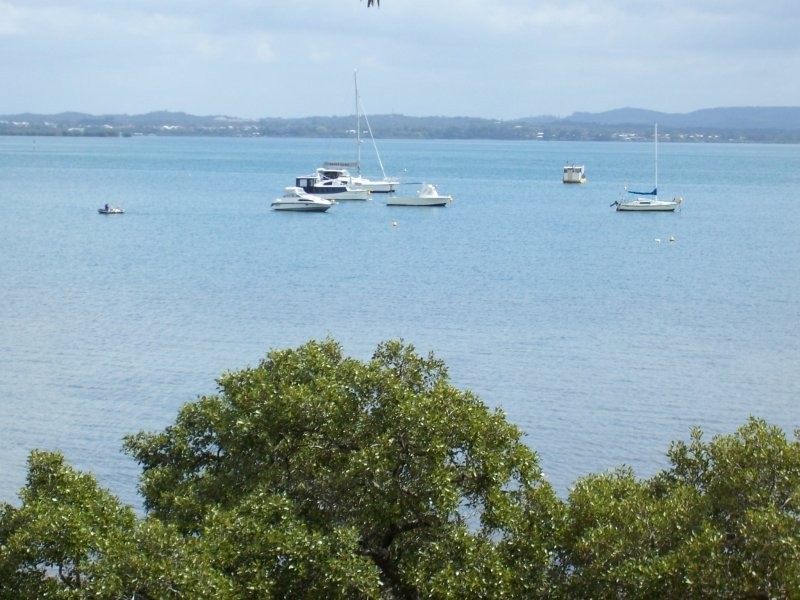 43 COONDOOROOPA DV, Macleay Island QLD 4184