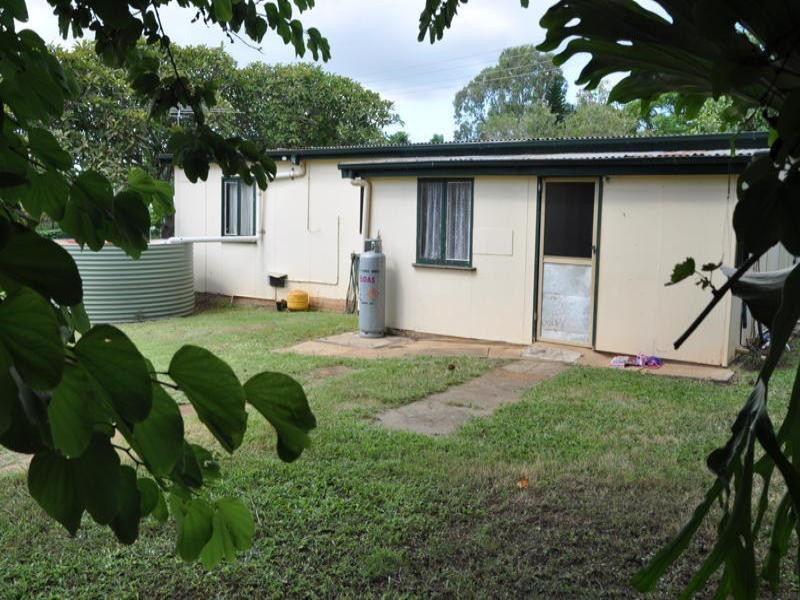 11 Squire Street, Macleay Island QLD 4184