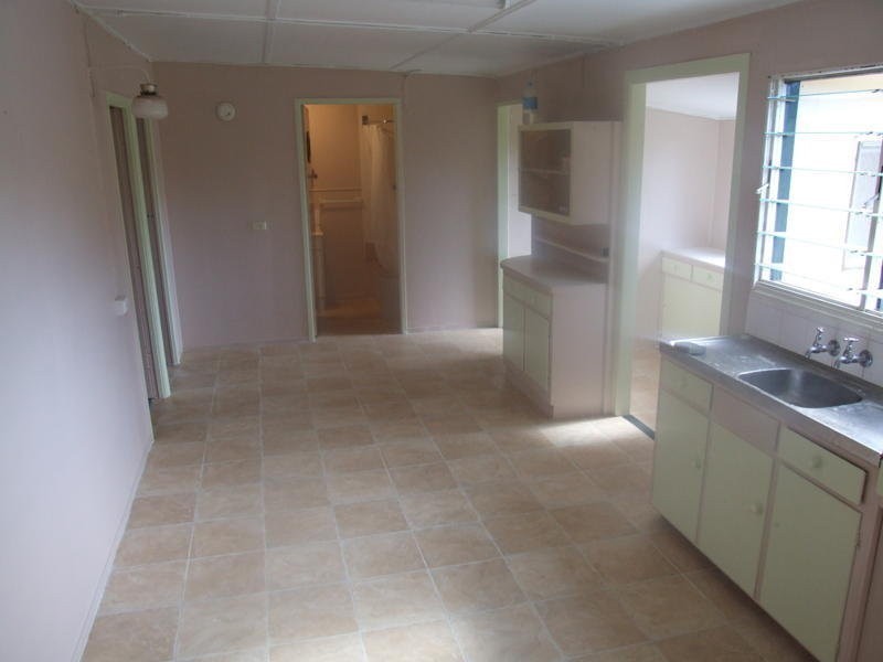 11 Squire Street, Macleay Island QLD 4184