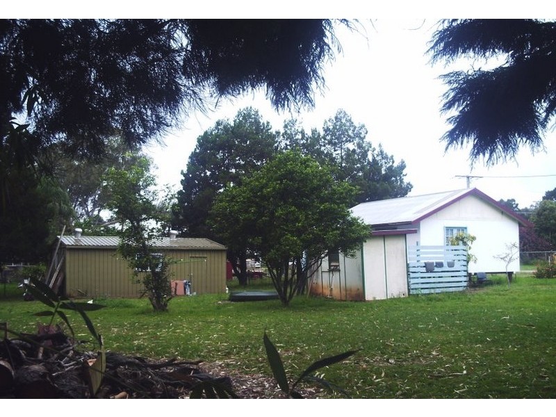 25-27 BETTY ST, Macleay Island QLD 4184