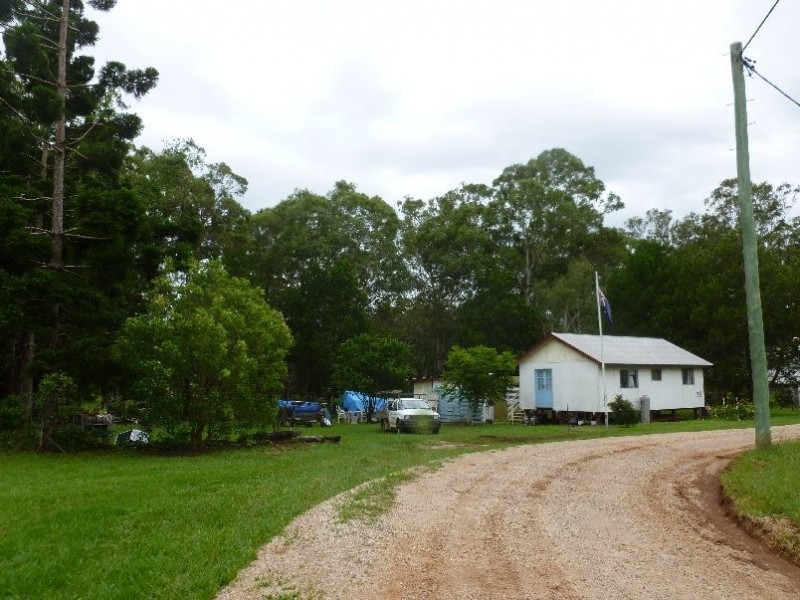 25-27 BETTY ST, Macleay Island QLD 4184