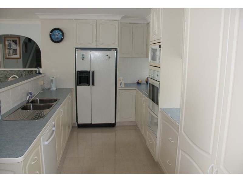 115 BEELONG ST, Macleay Island QLD 4184