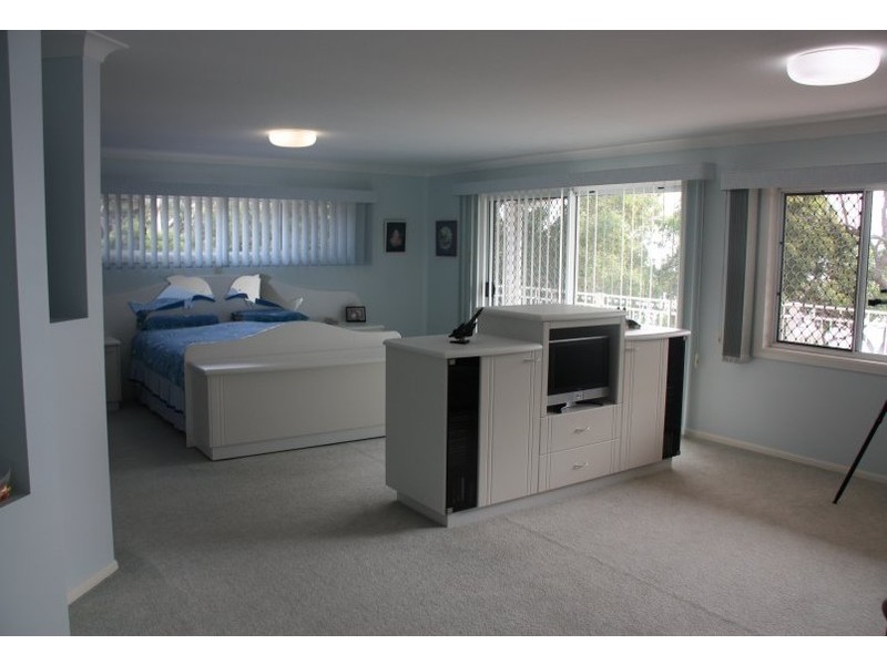 115 BEELONG ST, Macleay Island QLD 4184