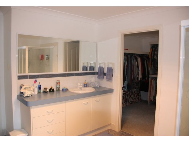 115 BEELONG ST, Macleay Island QLD 4184