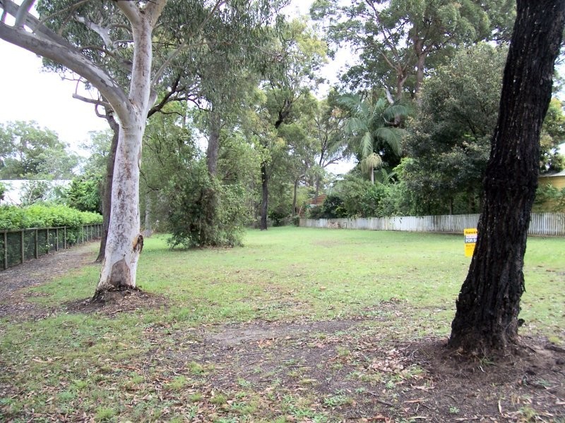 11 President Tce, Macleay Island QLD 4184