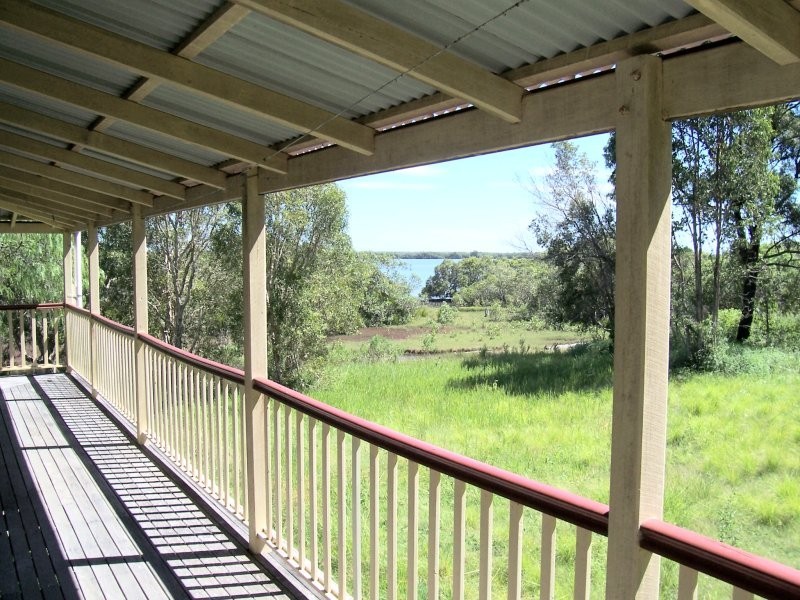 48 CHARLES TCE, Macleay Island QLD 4184