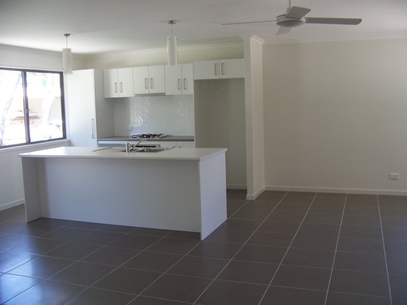 54 Coast Rd, Macleay Island QLD 4184