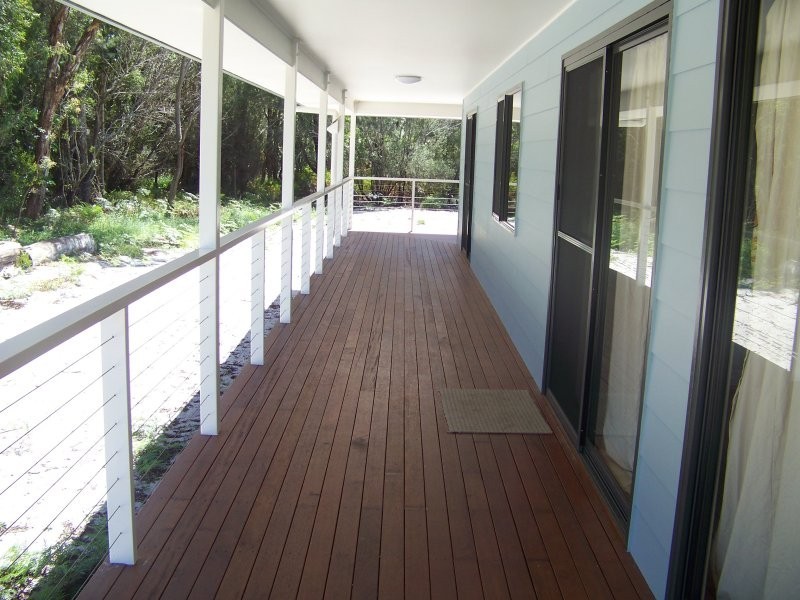 54 Coast Rd, Macleay Island QLD 4184