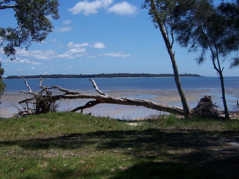 54 Coast Rd, Macleay Island QLD 4184