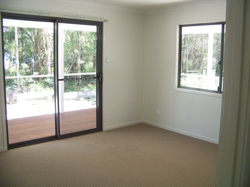 54 Coast Rd, Macleay Island QLD 4184