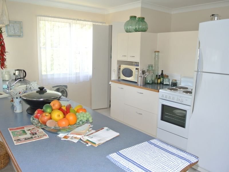33 Orion St, Macleay Island QLD 4184