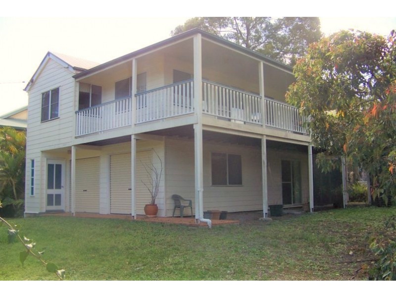 33 Orion St, Macleay Island QLD 4184