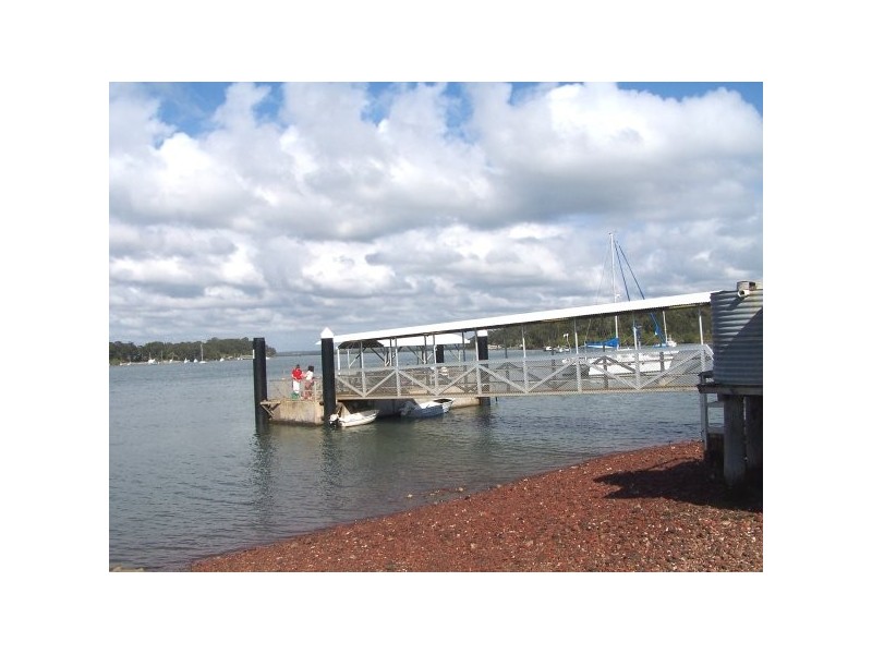 30 TINA AV, Lamb Island QLD 4184