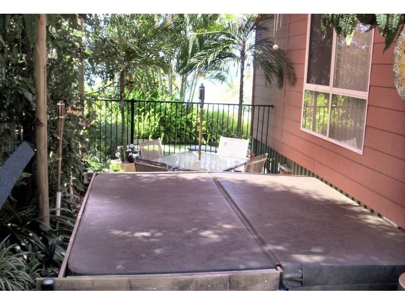 17  Koonwarra Parade, Macleay Island QLD 4184