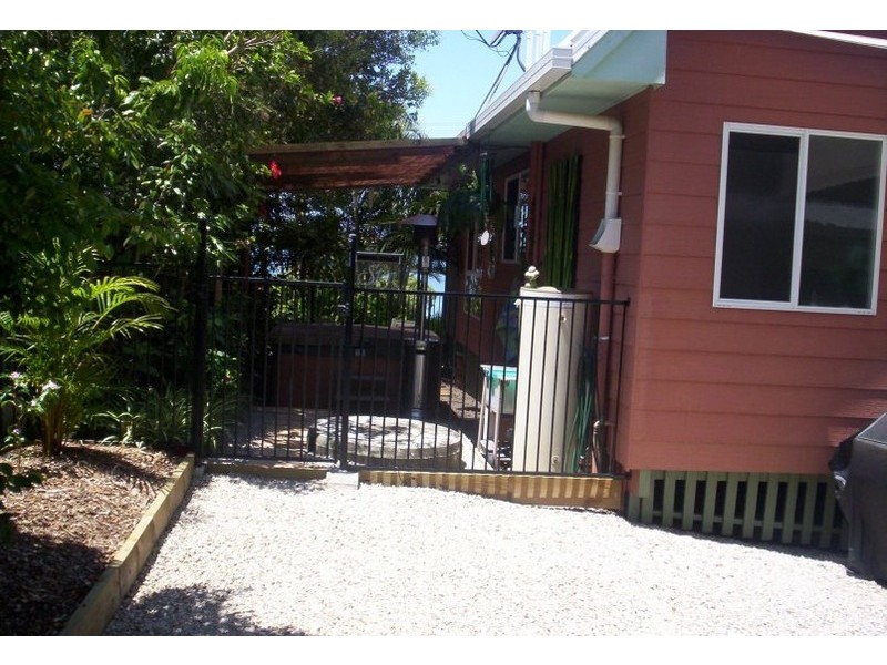 17  Koonwarra Parade, Macleay Island QLD 4184