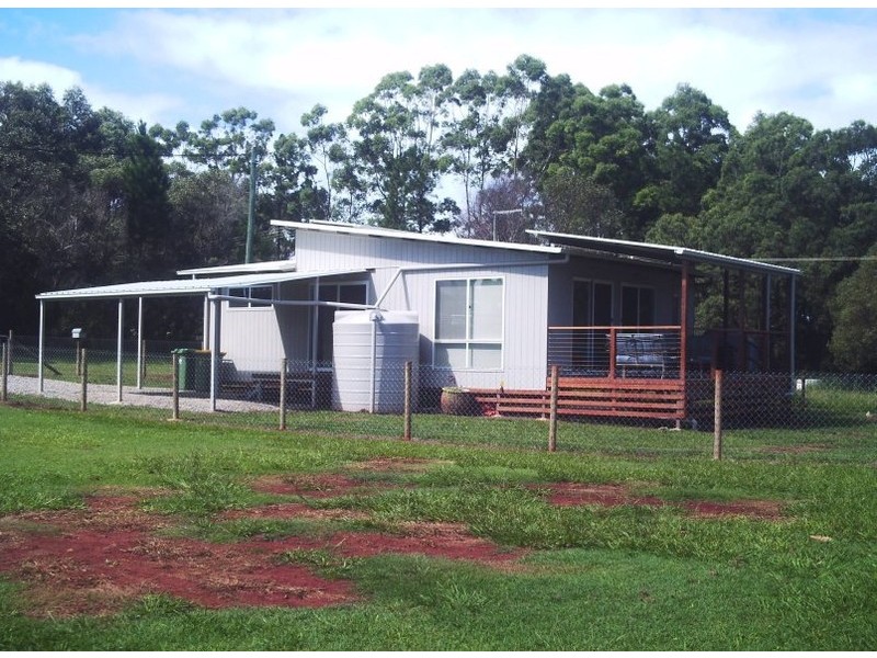 3 BAHAH ST, Macleay Island QLD 4184