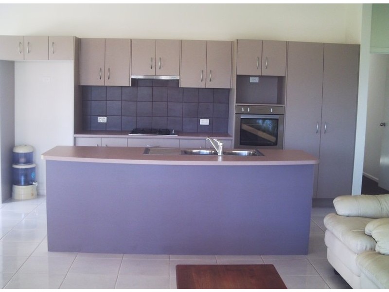 3 BAHAH ST, Macleay Island QLD 4184