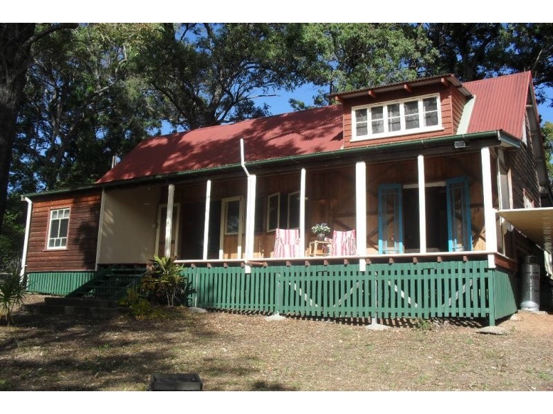 31 Calm Waters Cres, Macleay Island QLD 4184