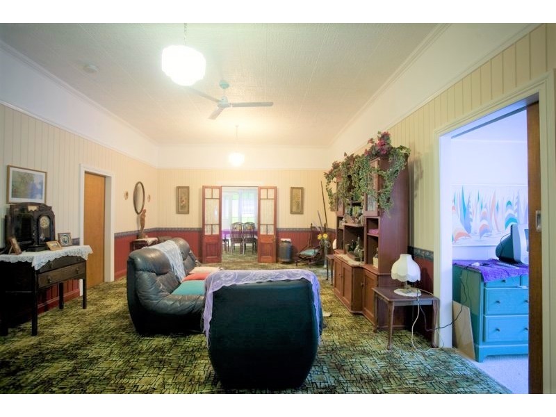 11 Noondoo Street, Macleay Island QLD 4184