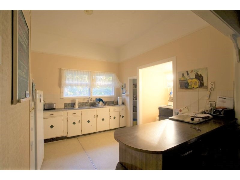 11 Noondoo Street, Macleay Island QLD 4184