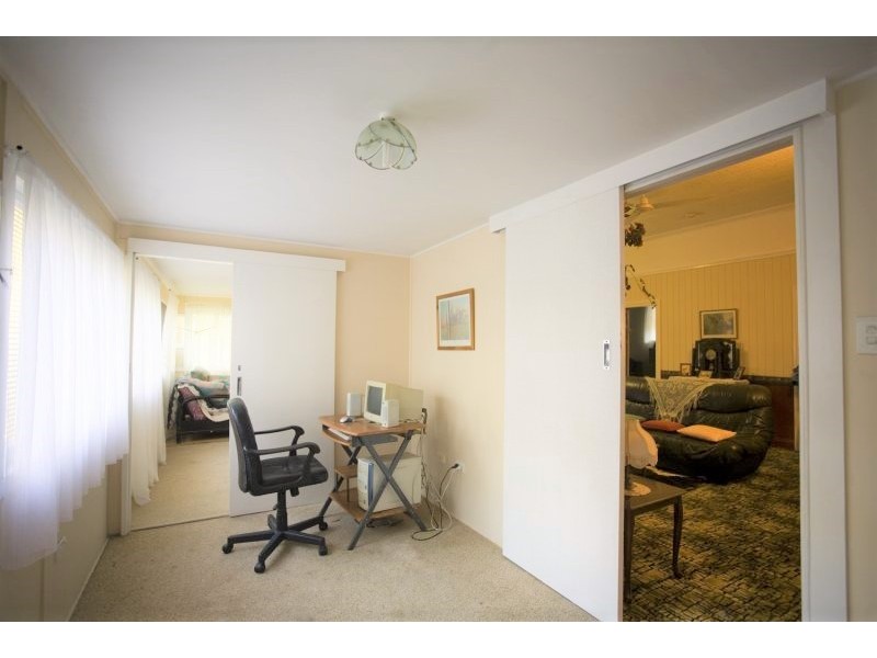 11 Noondoo Street, Macleay Island QLD 4184