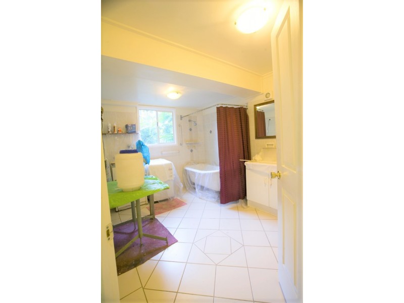 11 Noondoo Street, Macleay Island QLD 4184