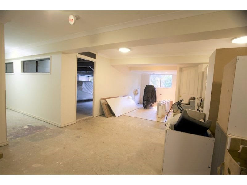 11 Noondoo Street, Macleay Island QLD 4184