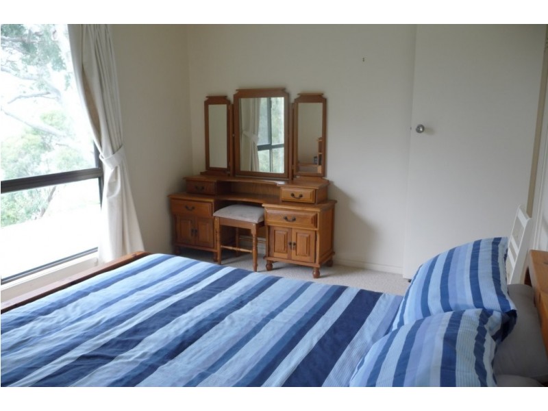 52 RESTHAVEN DRIVE, Lamb Island QLD 4184