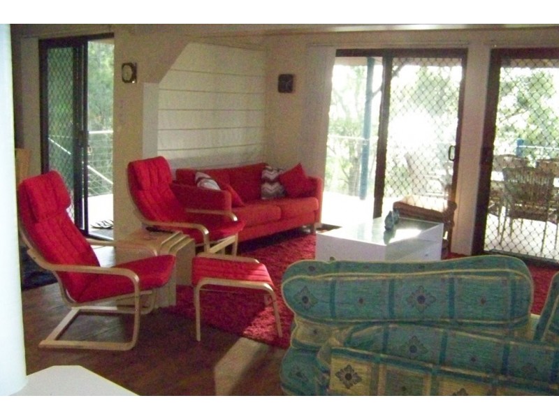 52 RESTHAVEN DRIVE, Lamb Island QLD 4184