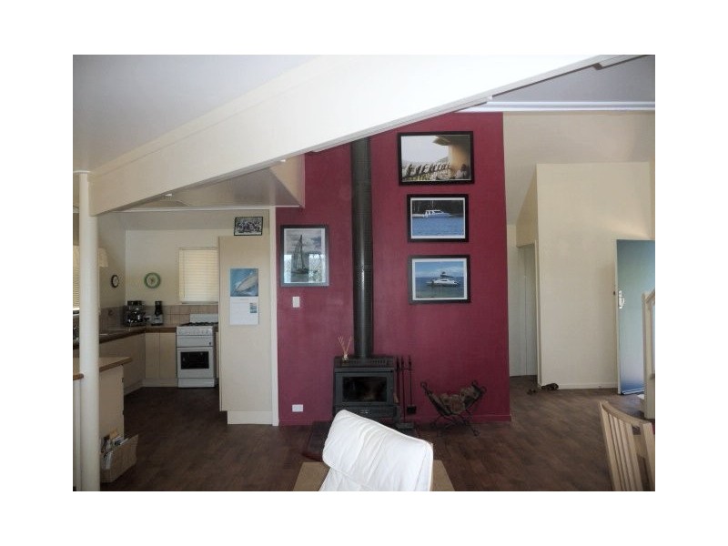 52 RESTHAVEN DRIVE, Lamb Island QLD 4184