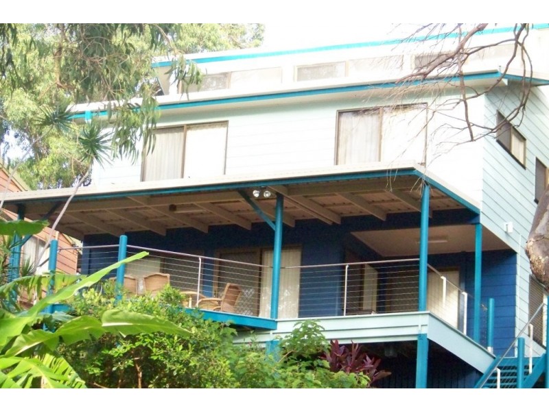 52 RESTHAVEN DRIVE, Lamb Island QLD 4184