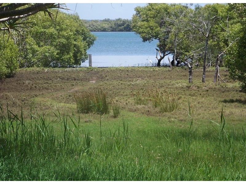 74 Charles Terrace, Macleay Island QLD 4184