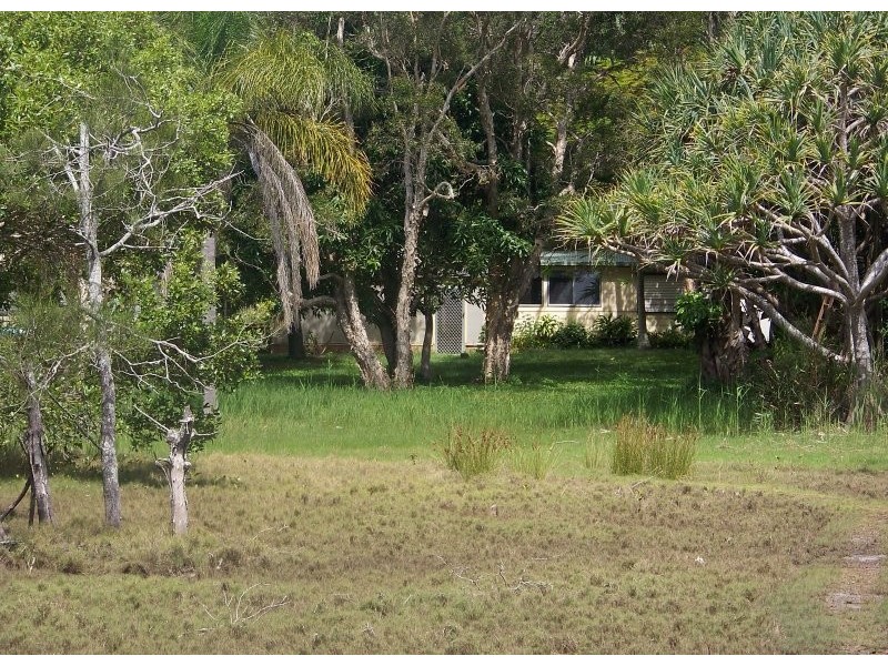 74 Charles Terrace, Macleay Island QLD 4184
