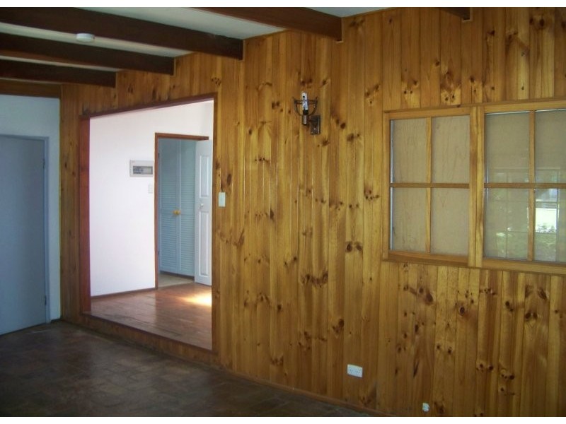 74 Charles Terrace, Macleay Island QLD 4184