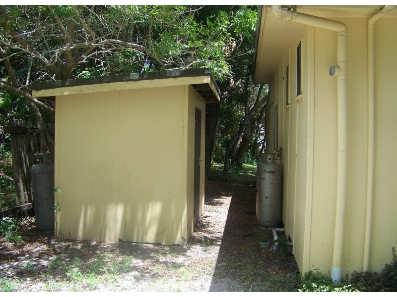 74 Charles Terrace, Macleay Island QLD 4184