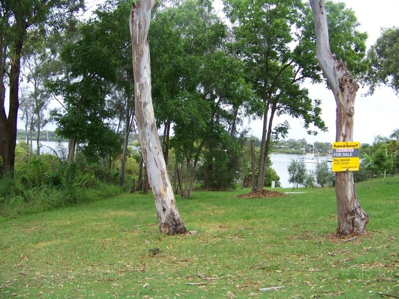 52 MELALEUCA DR, Lamb Island QLD 4184