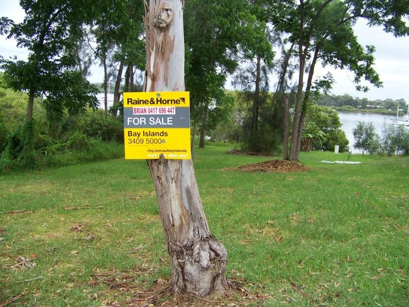 52 MELALEUCA DR, Lamb Island QLD 4184