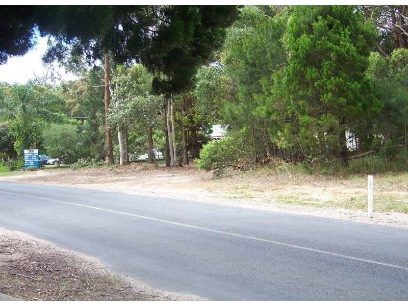 298 High Central Rd, Macleay Island QLD 4184