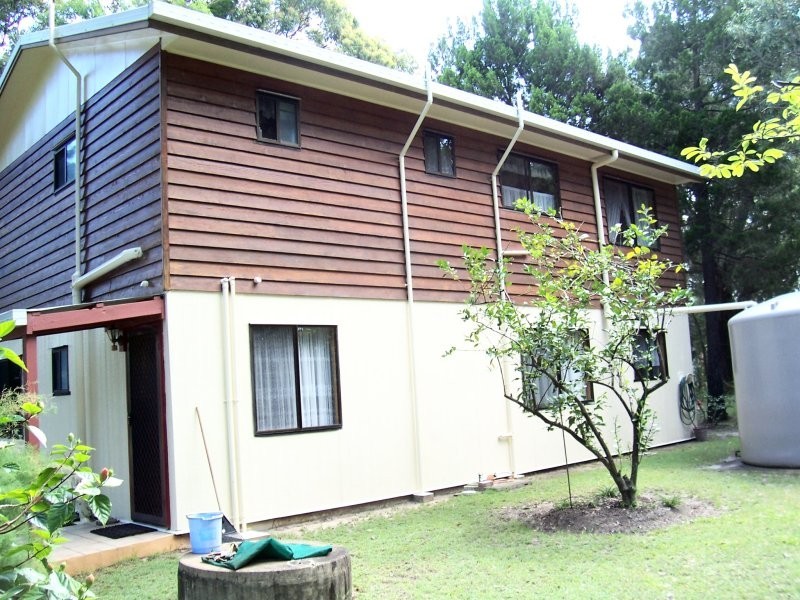 19 BARRAMUNDI ST, Macleay Island QLD 4184