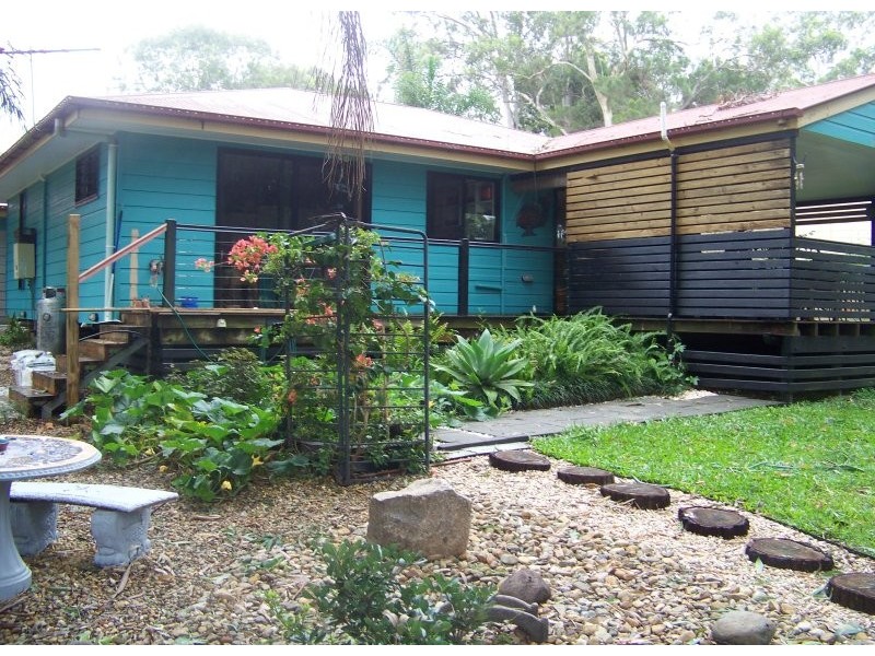 6 Blue Waters Crescent, Macleay Island QLD 4184