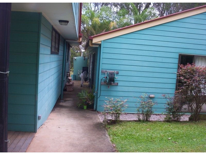 6 Blue Waters Crescent, Macleay Island QLD 4184