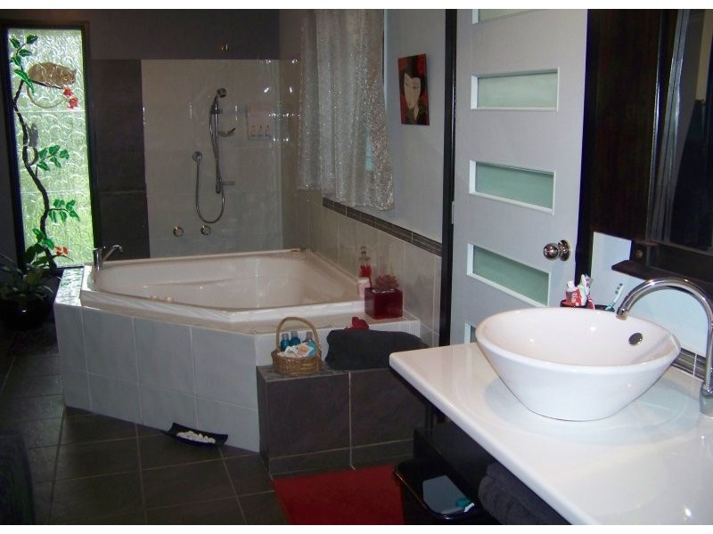 6 Blue Waters Crescent, Macleay Island QLD 4184