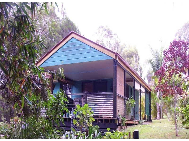 6 Blue Waters Crescent, Macleay Island QLD 4184
