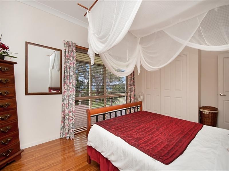 35 Tina av, Lamb Island QLD 4184