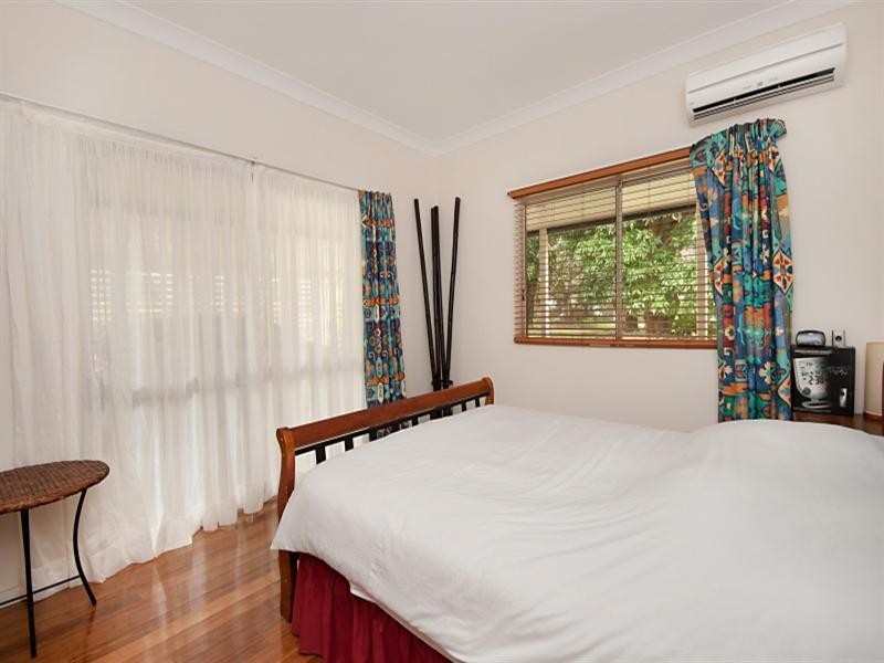 35 Tina av, Lamb Island QLD 4184