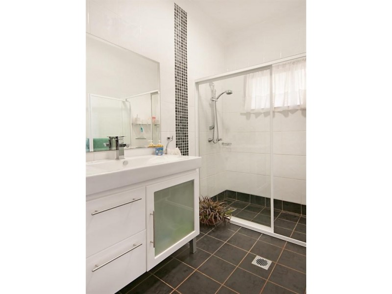 35 Tina av, Lamb Island QLD 4184