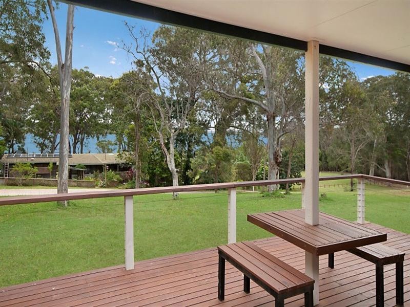 35 Tina av, Lamb Island QLD 4184