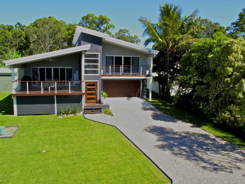 15 KIM CRESCENT, Macleay Island QLD 4184