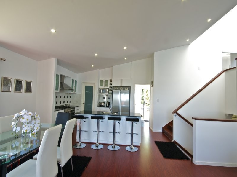 15 KIM CRESCENT, Macleay Island QLD 4184