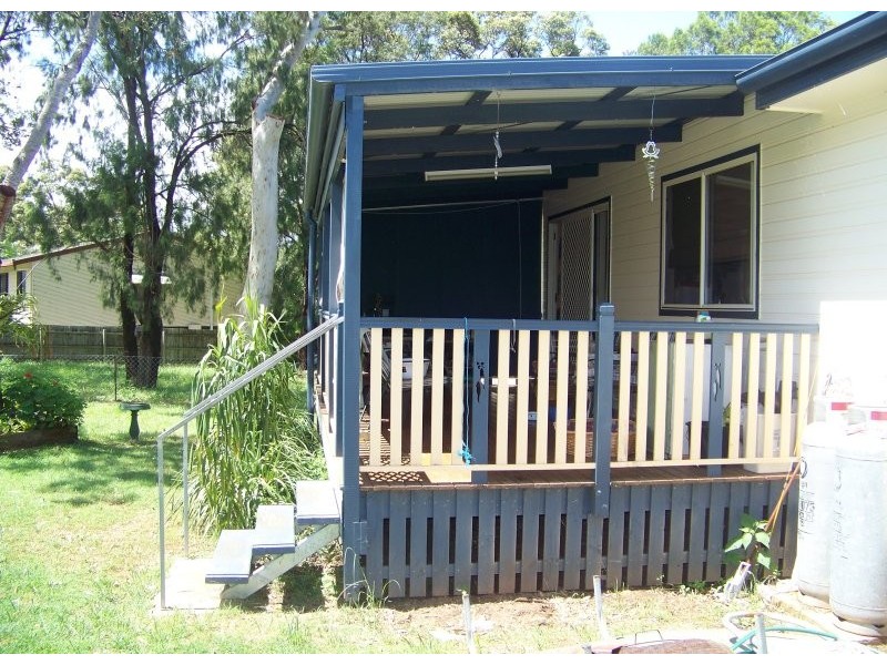 8 Alexander Street, Macleay Island QLD 4184